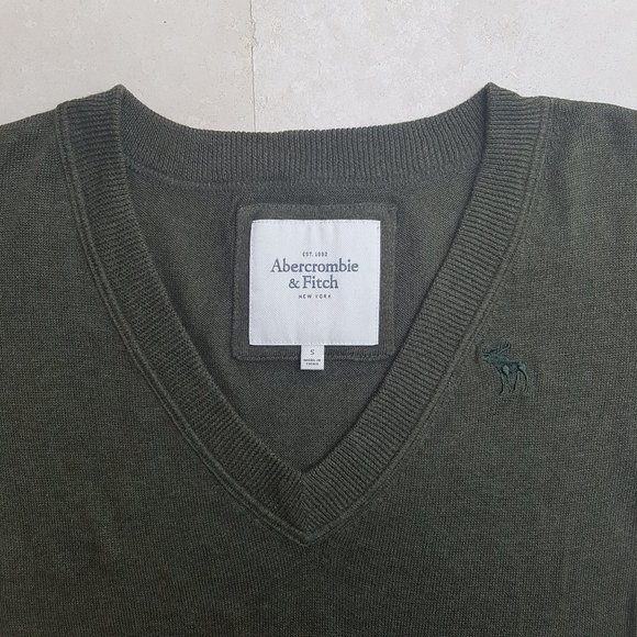 Abercrombie & Fitch V Neck Long Sweater - Picture 2 of 10